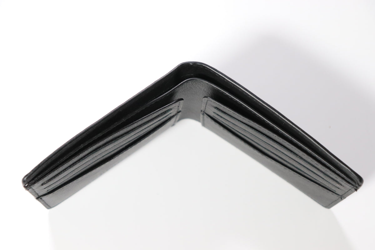 Full Grain Leather RFID Wallet for Men with Upgrade Privilege Hand-finished edges • Hidden pocket • Fits international banknotes • Up to 200% Upgrade Credit* Terms and conditions apply