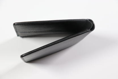 Full Grain Leather RFID Wallet for Men with Upgrade Privilege Hand-finished edges • Hidden pocket • Fits international banknotes • Up to 200% Upgrade Credit* Terms and conditions apply